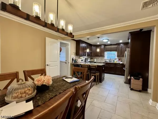 Wayne Twp., NJ 07470,230 Linden Rd #1