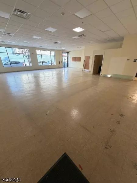 198 Ferry St, Newark City, NJ 07105