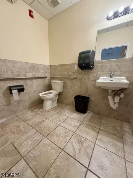 Newark City, NJ 07105,198 Ferry St