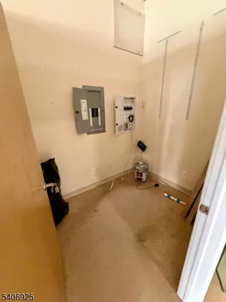 Newark City, NJ 07105,198 Ferry St