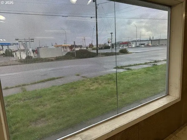 1120 S BROADWAY, Coos Bay, OR 97420