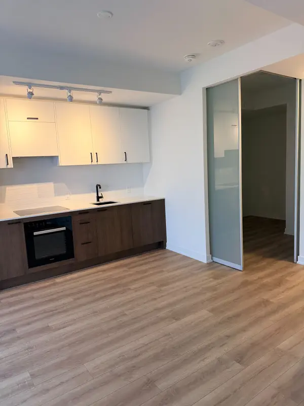 Toronto C13, ON M3C 1H7,1 Quarrington LN #2016