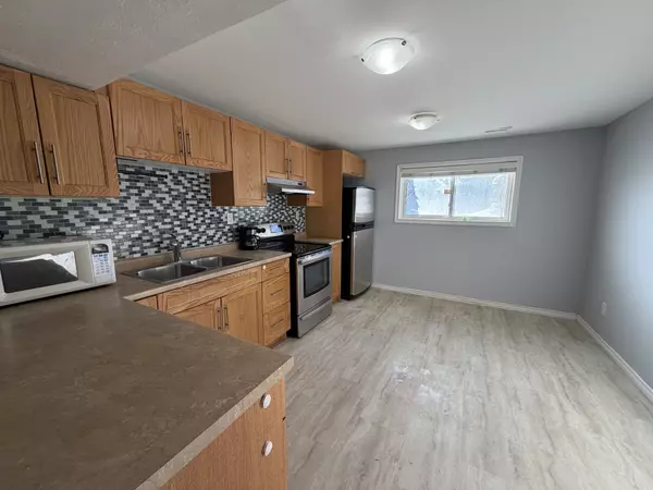 Barrie, ON L4N 1M1,198 Edgehill DR N #unit #2 Basement