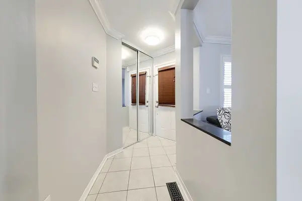 Mississauga, ON L5V 2T4,5940 Ridgecrest TRL