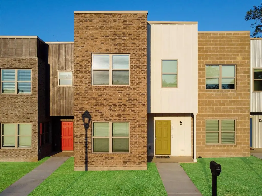 Fort Worth, TX 76110,1703 St Louis Avenue