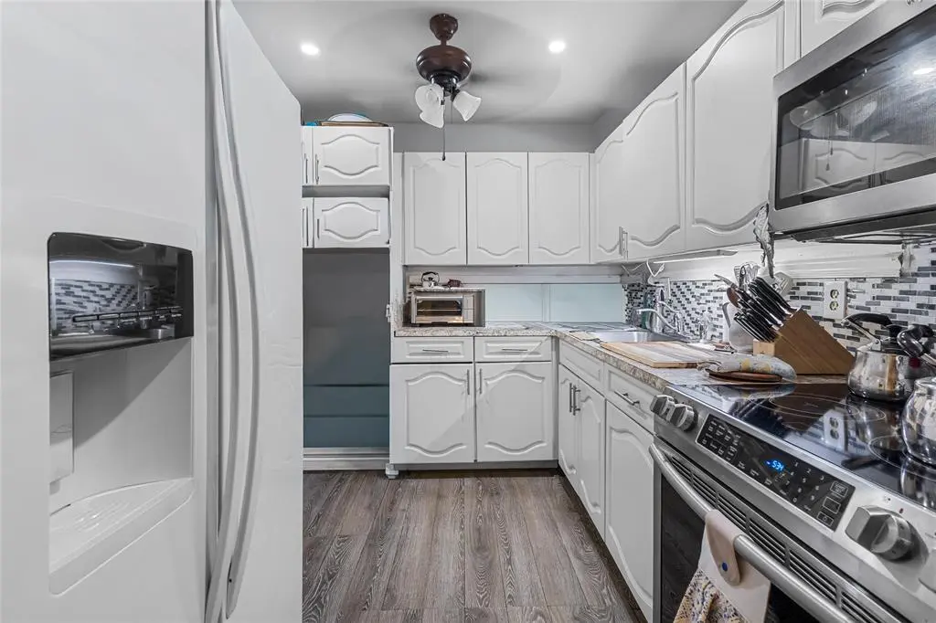 North Lauderdale, FL 33068,8220 SW 24th St #4115