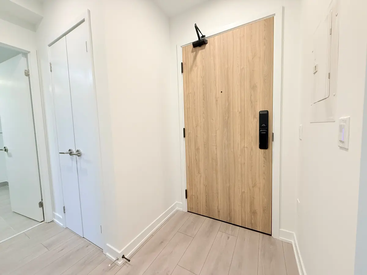 Mississauga, ON L5A 4C6,1 Fairview RD E #613