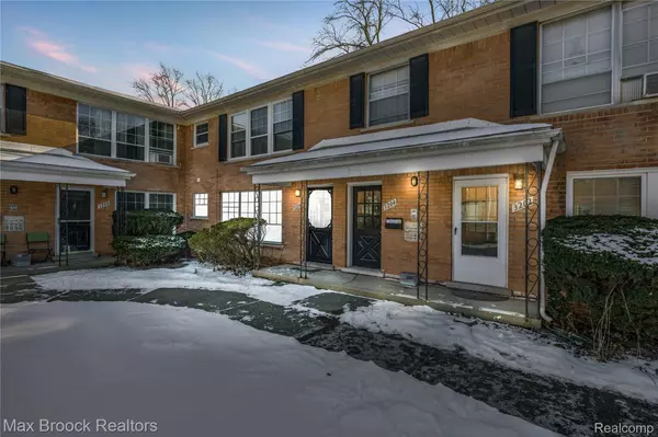 Royal Oak, MI 48073,3206 Shenandoah DR