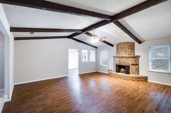 Benbrook, TX 76126,105 LAKEWAY Drive