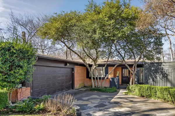 10329 Lake Garden Drive, Dallas, TX 75218