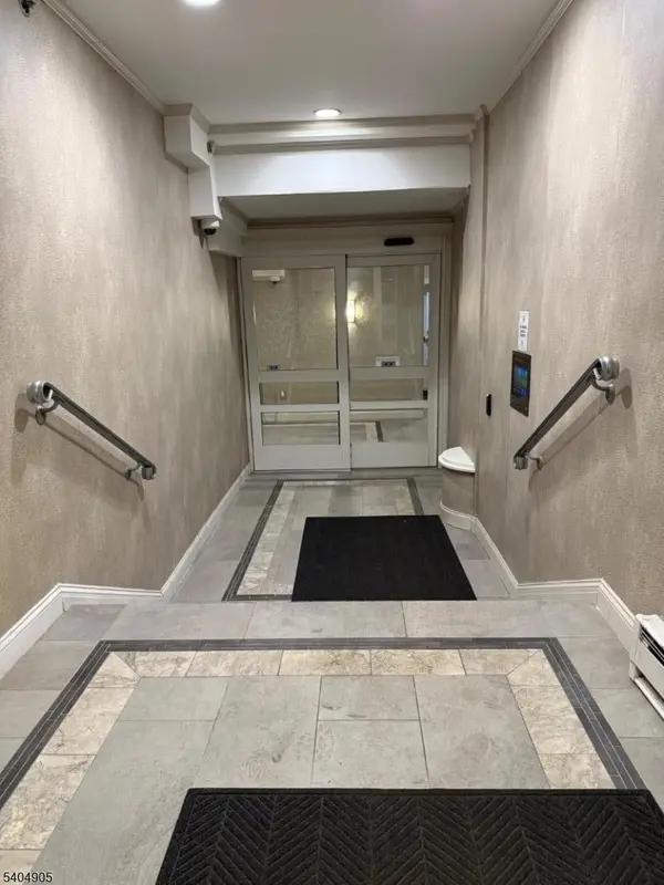 Maplewood Twp., NJ 07040,465-73 Valley St #1C