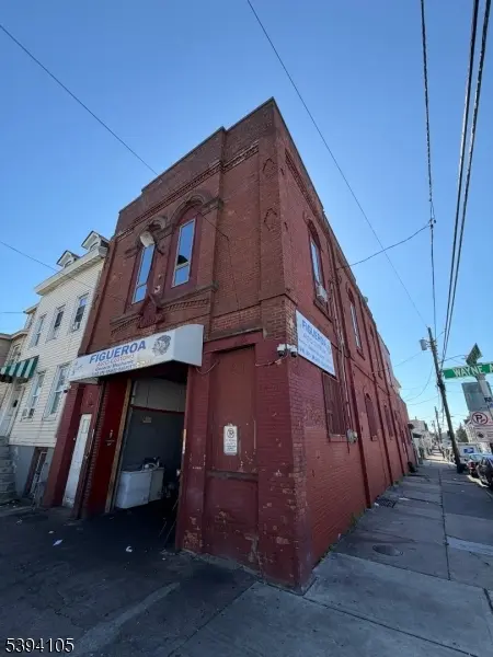 Paterson City, NJ 07522,71 Wayne Ave