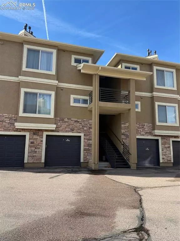 Colorado Springs, CO 80919,2055 Montura VW #204