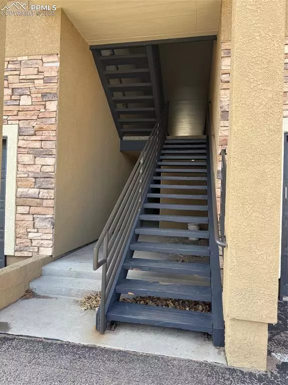 Colorado Springs, CO 80919,2055 Montura VW #204