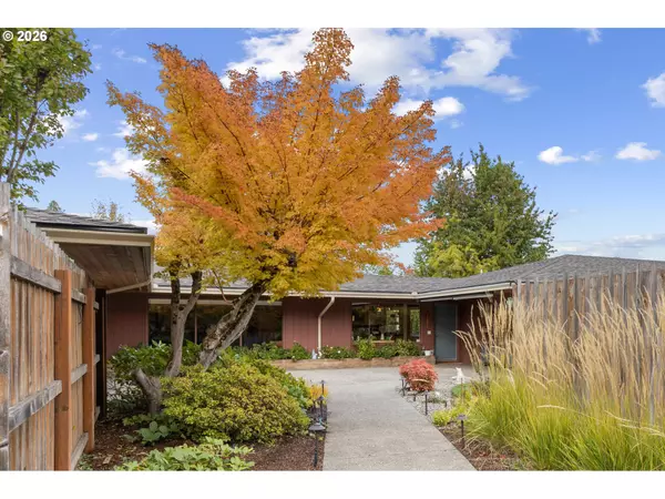 2230 W HARVARD AVE, Roseburg, OR 97471