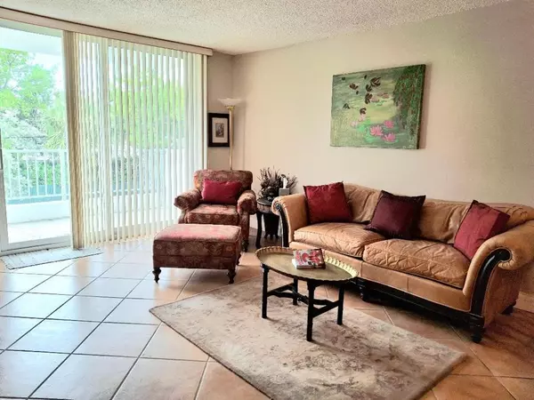 Pompano Beach, FL 33062,1421 S Ocean Blvd #206