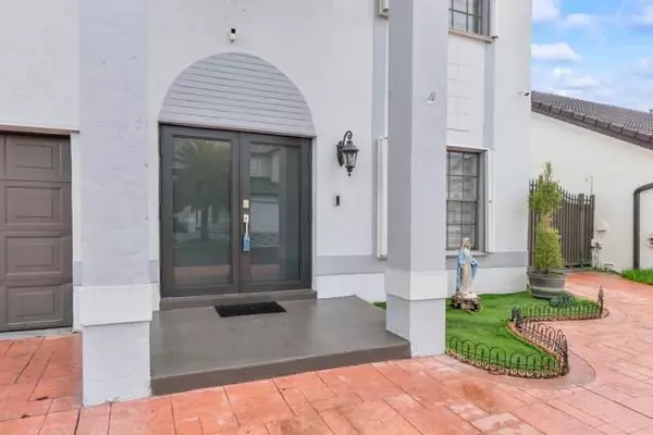 Hialeah, FL 33015,18811 NW 80th Ave