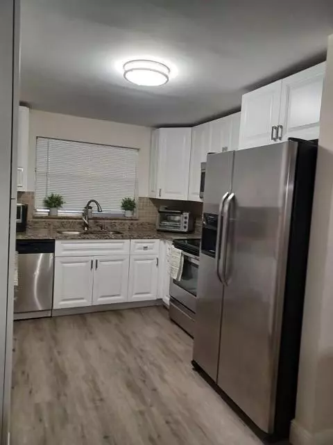 Sunrise, FL 33322,9201 Sunrise Lakes Blvd #104