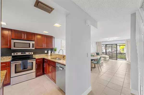 Davie, FL 33314,7110 SW 42nd Ct #7110