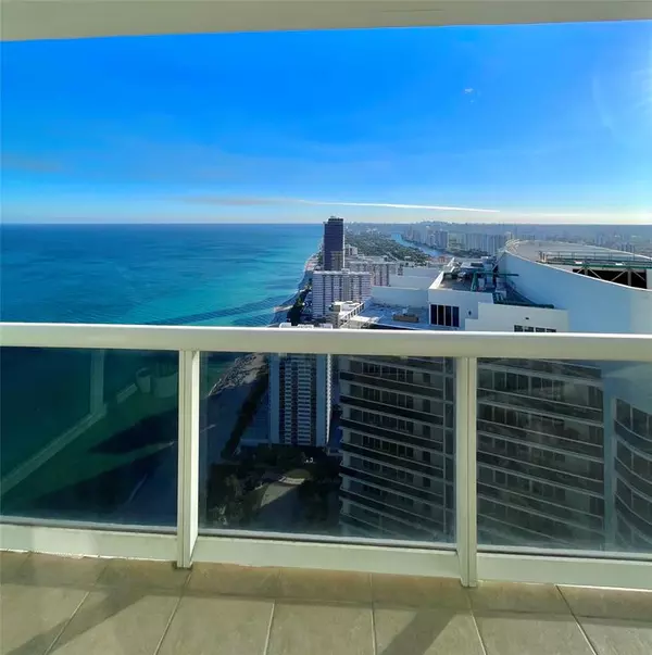Hallandale Beach, FL 33009,1830 S Ocean Dr #4905
