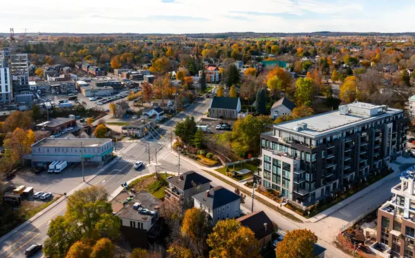 Halton Hills, ON L7G 2H7,42 Mill ST #209