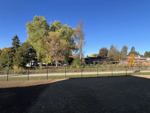 Tillsonburg, ON N4G 0K8,45 Lark ST