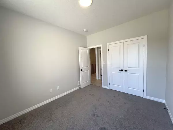 Tillsonburg, ON N4G 0K8,47 Lark ST