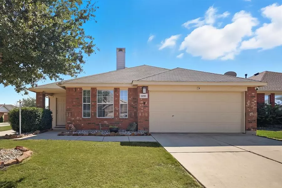 1201 Roping Reins Way, Fort Worth, TX 76052
