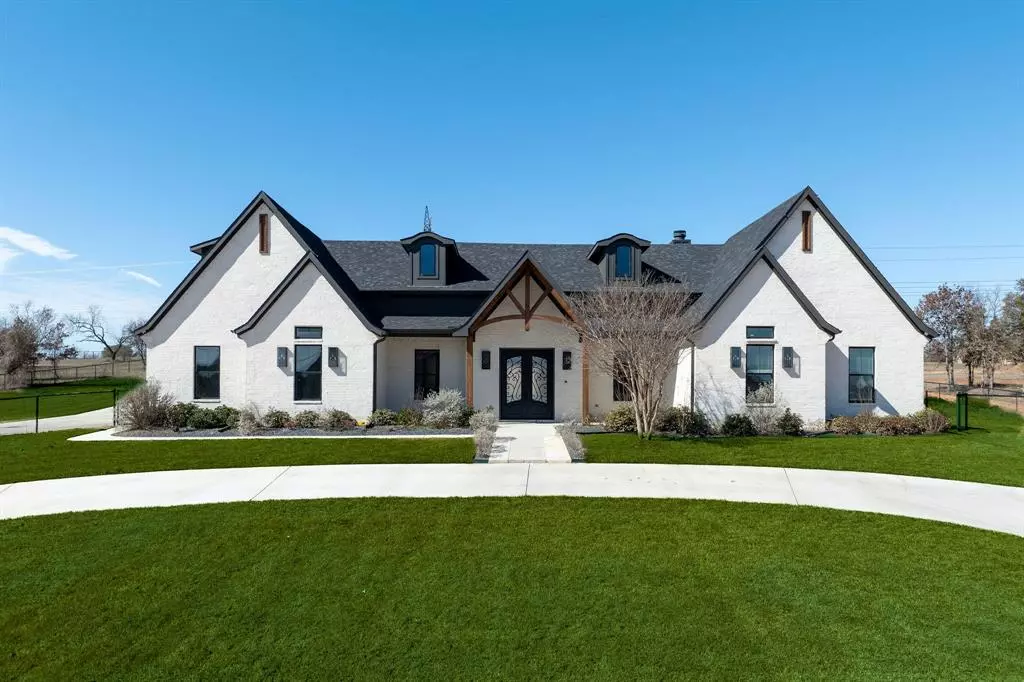 Azle, TX 76020,704 Glade Park Court