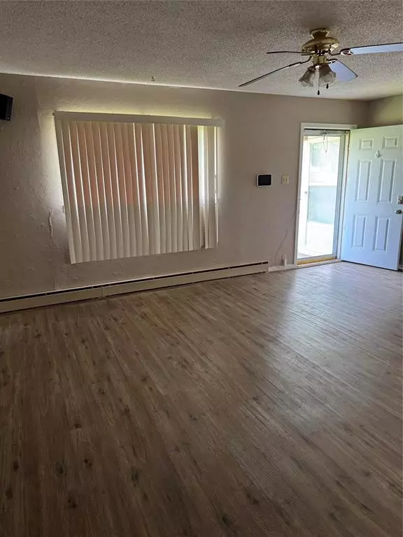 Quanah, TX 79252,407 W 12th Street