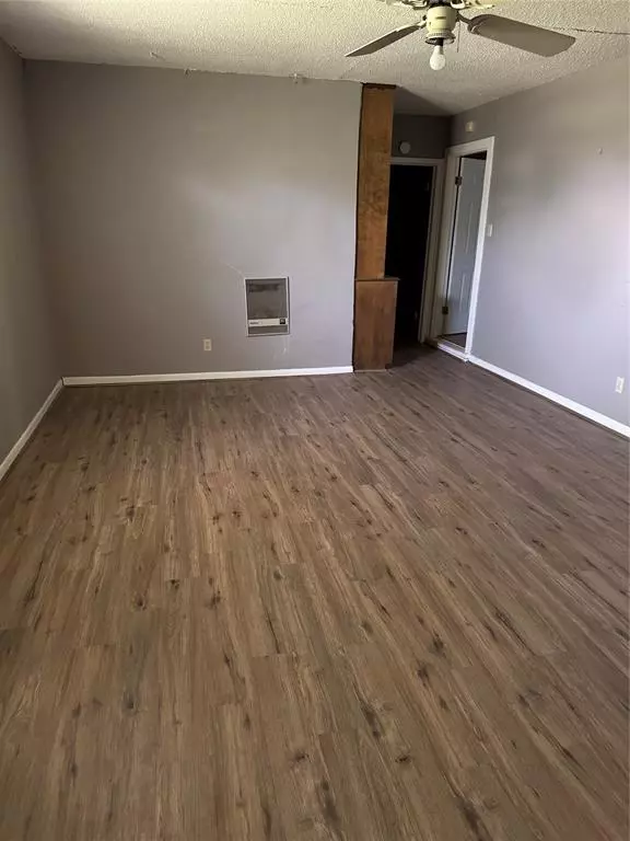 Quanah, TX 79252,407 W 12th Street