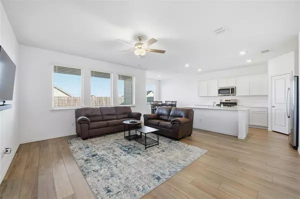 Azle, TX 76020,216 Post Oak Street