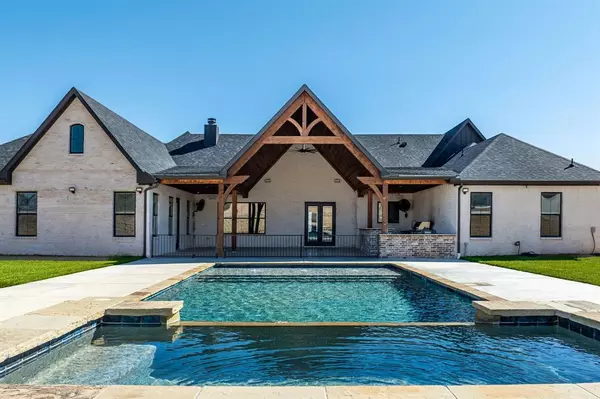 Azle, TX 76020,704 Glade Park Court