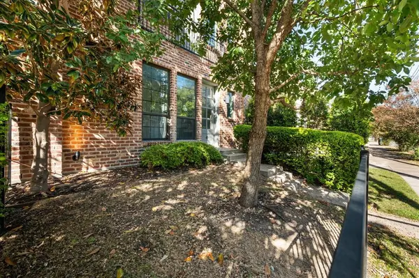 Dallas, TX 75204,1900 Caddo Street #4