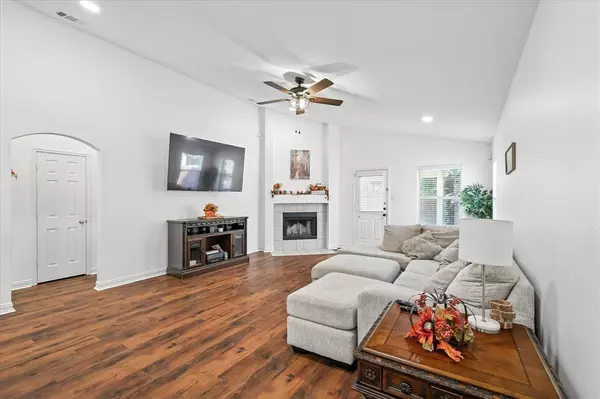 Denton, TX 76208,6013 Photinia Avenue