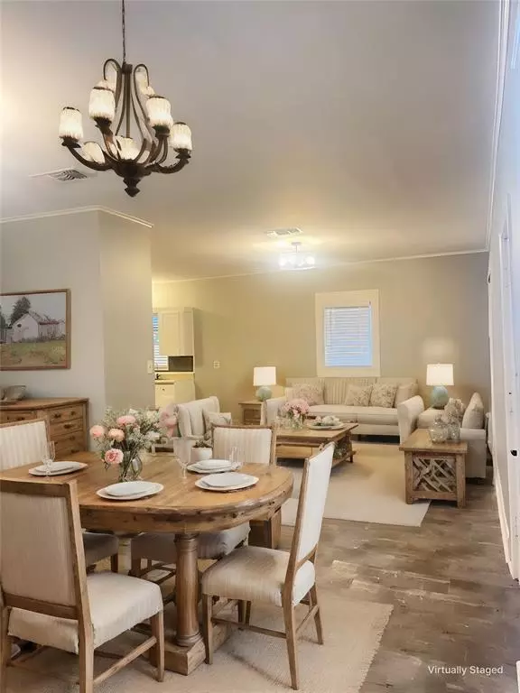 Cleburne, TX 76033,505 W Earl Street