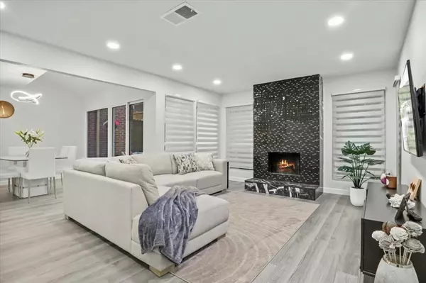 1916 Shorewood Drive, Grapevine, TX 76051