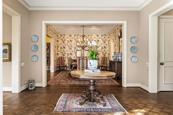 Dallas, TX 75225,17 Stonecourt Circle