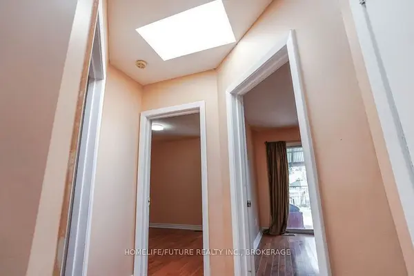 Toronto E09, ON M1K 4W2,4 Gully DR