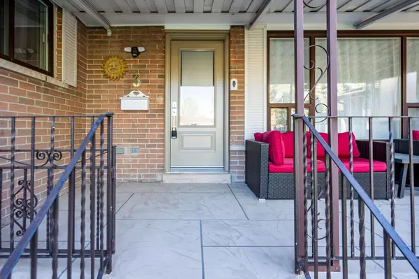 Brampton, ON L6T 1S2,3 Dunn PL