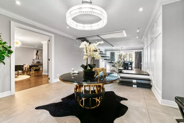 Mississauga, ON L5C 2P6,2552 Jarvis ST