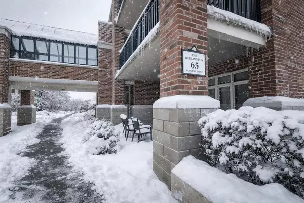 Guelph, ON N1G 5K8,65 Bayberry DR #404