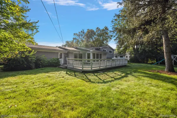 West Bloomfield, MI 48322,7252 STONEBROOK RD N