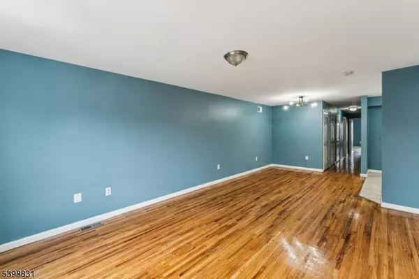 Newark City, NJ 07106,79 Norwood St