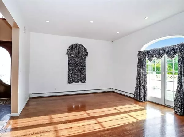 Staten Island, NY 10304,39 Hasbrouk RD