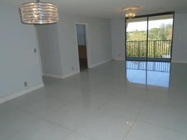 Tamarac, FL 33319,6195 Rock Island Rd #402