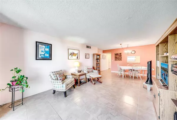 Lauderdale Lakes, FL 33311,2860 Somerset Dr #404K