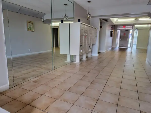 Lauderhill, FL 33313,2401 NW 41st Ave #204