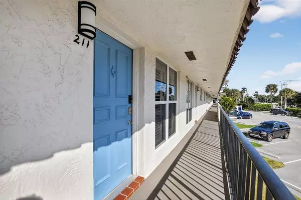 Boca Raton, FL 33432,55 SE 14th St #211