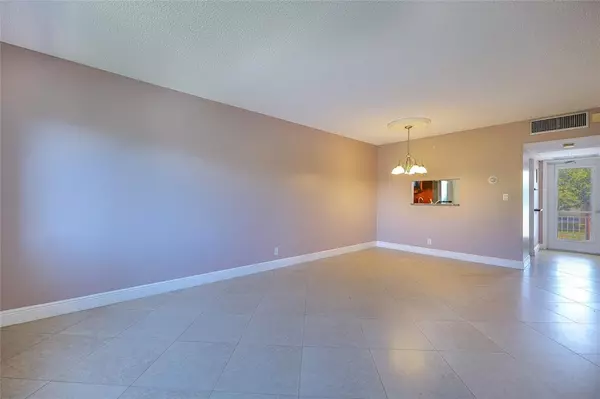 Lauderdale Lakes, FL 33319,3431 NW 50th Ave #206